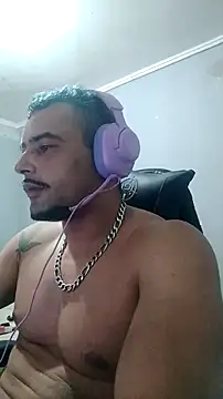 Snapshot of Fadinha-e-Raro chatting on 02-15-25, 03:06 Fadinha-e-Raro online show from 02-15-25, 03:06