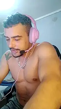 Snapshot of Fadinha-e-Raro chatting on 02-16-25, 12:54 Fadinha-e-Raro online show from 02-16-25, 12:54