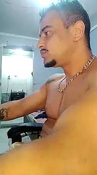 Snapshot of Fadinha-e-Raro chatting on 02-19-25, 02:12 Fadinha-e-Raro online show from 02-19-25, 02:12