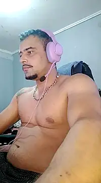 Snapshot of Fadinha-e-Raro chatting on 02-19-25, 11:04 Fadinha-e-Raro online show from 02-19-25, 11:04