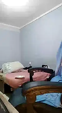 Snapshot of Fadinha-e-Raro chatting on 02-20-25, 02:40 Fadinha-e-Raro online show from 02-20-25, 02:40