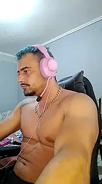 Snapshot of Fadinha-e-Raro chatting on 02-22-25, 12:05 Fadinha-e-Raro online show from 02-22-25, 12:05