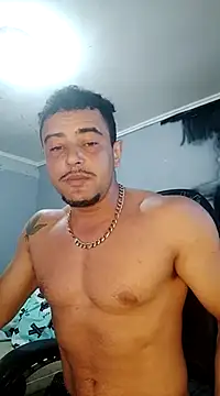 Snapshot of Fadinha-e-Raro chatting on 03-01-25, 11:04 Fadinha-e-Raro online show from 03-01-25, 11:04