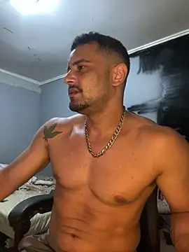 Snapshot of Fadinha-e-Raro chatting on 03-12-25, 04:35 Fadinha-e-Raro online show from 03-12-25, 04:35