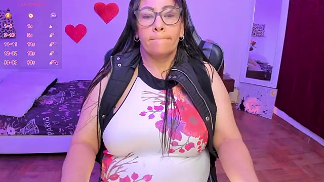 esmeralda milf online show from 03-23-26, 08:24