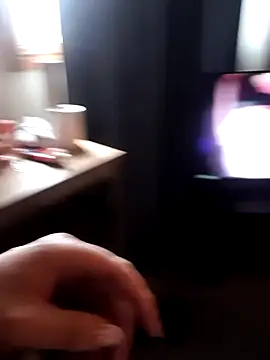 Snapshot of AcrobaticFoxx chatting on 10-31-25, 10:33 AcrobaticFoxx online show from 10-31-25, 10:33