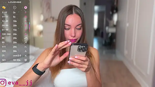 Snapshot of Eva_JJ chatting on 11-06-25, 03:40 Eva JJ online show from 11-06-25, 03:40