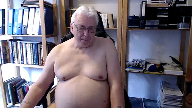 Snapshot of SchwanzhureXXL chatting on 03-30-26, 10:16 SchwanzhureXXL online show from 03-30-26, 10:16
