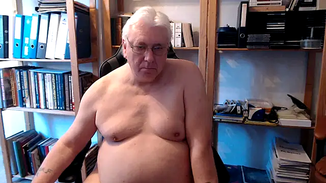 Snapshot of SchwanzhureXXL chatting on 04-01-26, 08:59 SchwanzhureXXL online show from 04-01-26, 08:59