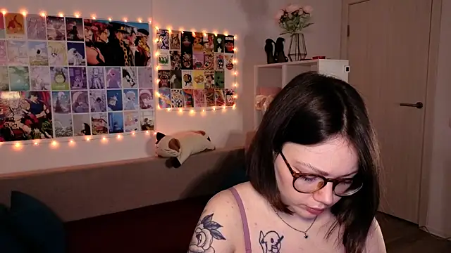 MilenaSaint online show from 02-05-25, 03:02