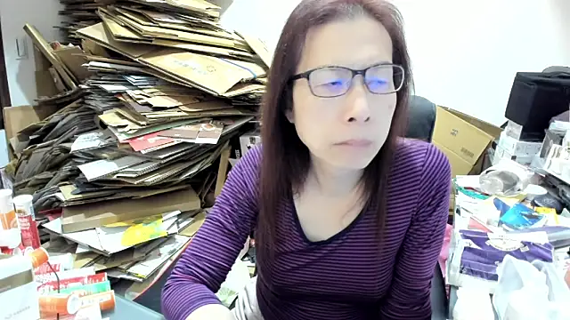 Snapshot of TiffanyC_4772 chatting on 01-05-25, 02:30 TiffanyC 4772 online show from 01-05-25, 02:30