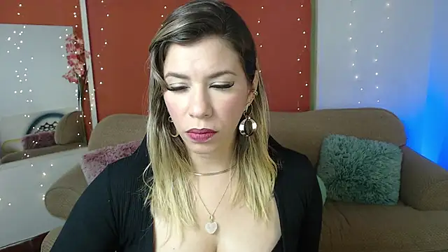 Snapshot of ms_sofia_x chatting on 01-04-25, 04:54 ms sofia x online show from 01-04-25, 04:54