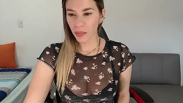 Snapshot of ms_sofia_x chatting on 09-19-25, 12:28 ms sofia x online show from 09-19-25, 12:28