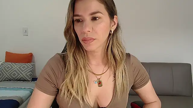 Snapshot of ms_sofia_x chatting on 10-02-25, 02:24 ms sofia x online show from 10-02-25, 02:24