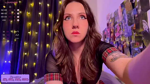 Snapshot of HotaruTomo chatting on 12-20-25, 01:34 HotaruTomo online show from 12-20-25, 01:34