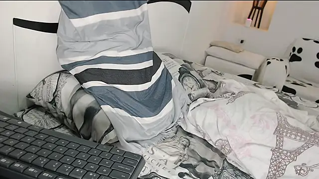 yina-rosse online show from 10-17-25, 02:15