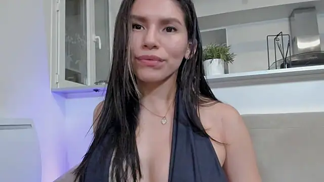 Snapshot of LalieFR chatting on 01-22-25, 08:28 LalieFR online show from 01-22-25, 08:28