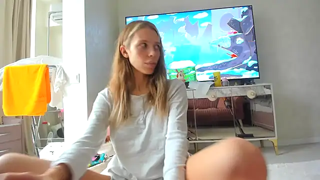 Iris cherry online show from 12-04-24, 08:34