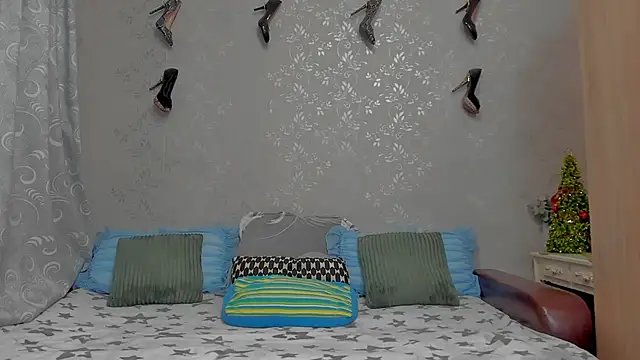 Snapshot of emilianna666 chatting on 12-23-24, 11:14 emilianna666 online show from 12-23-24, 11:14