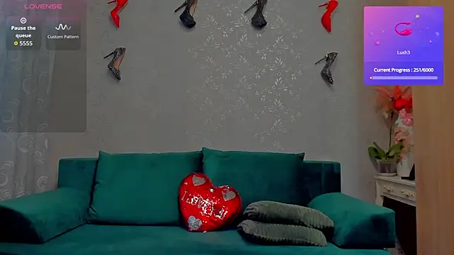 Snapshot of emilianna666 chatting on 11-12-25, 09:42 emilianna666 online show from 11-12-25, 09:42