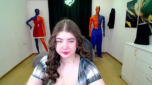 NicoleFoxery online show from 02-05-25, 03:23