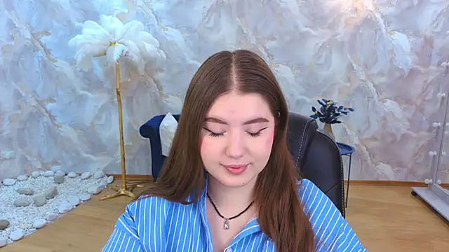 NicoleFoxery online show from 12-05-25, 06:26