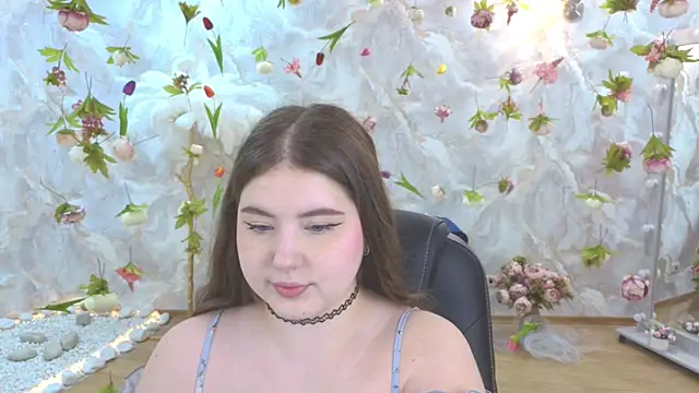 NicoleFoxery online show from 05-17-26, 06:26