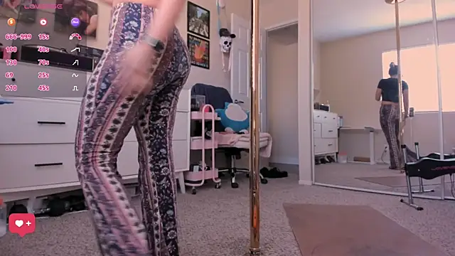 Evie-Luna online show from 04-04-26, 11:13