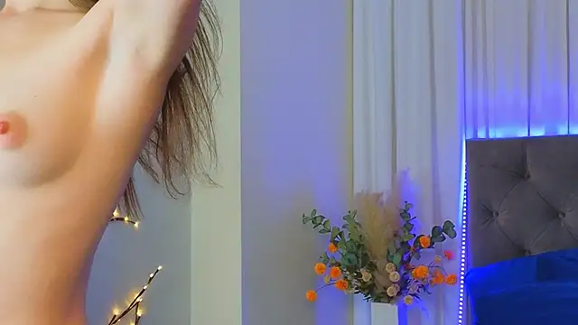 Ariana Petite online show from 02-25-26, 12:20