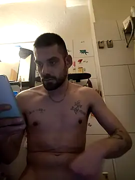 Snapshot of Renne6666 chatting on 03-12-26, 02:39 Renne6666 online show from 03-12-26, 02:39