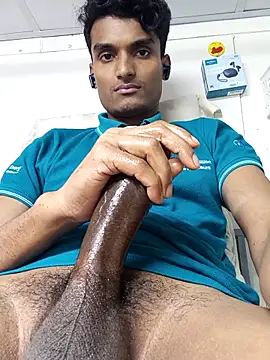 Snapshot of Etujdsss chatting on 03-25-26, 03:12 Etujdsss online show from 03-25-26, 03:12