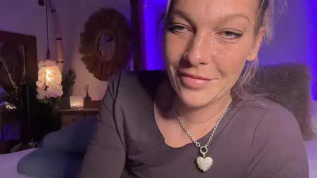 cyberchickie maria online show from 02-27-25, 09:14