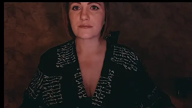 Snapshot of _letty_ chatting on 12-19-25, 09:44 letty online show from 12-19-25, 09:44