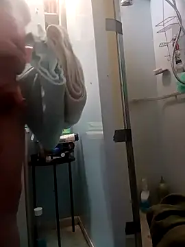 Snapshot of Makowboy chatting on 11-20-25, 11:32 Makowboy online show from 11-20-25, 11:32