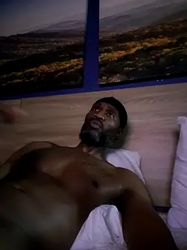 Snapshot of BEATKING22 chatting on 12-05-25, 06:15 BEATKING22 online show from 12-05-25, 06:15