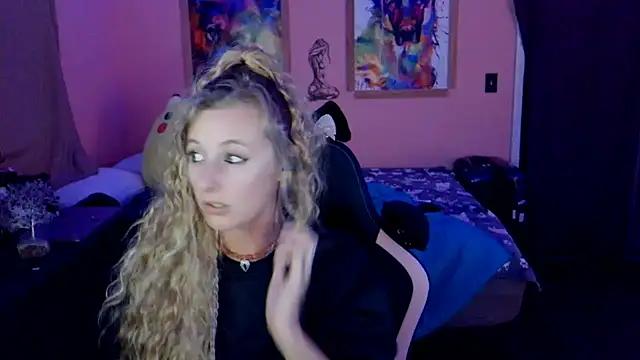 Snapshot of AsiaGoesPro chatting on 12-21-25, 05:47 AsiaGoesPro online show from 12-21-25, 05:47