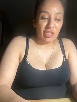 Snapshot of Aw_ThROAt9 chatting on 03-24-26, 05:12 Aw ThROAt9 online show from 03-24-26, 05:12