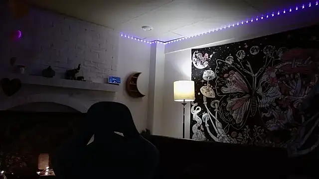 Snapshot of HazeyBvby chatting on 12-14-24, 04:34 HazeyBvby online show from 12-14-24, 04:34