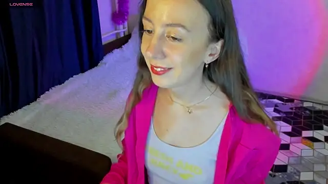 Snapshot of CurlySteph chatting on 12-20-24, 11:05 CurlySteph online show from 12-20-24, 11:05