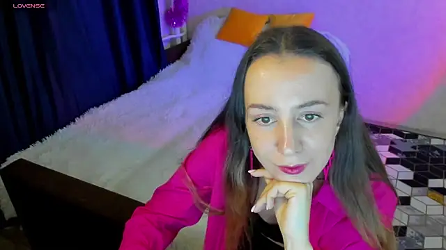 Snapshot of CurlySteph chatting on 12-22-24, 09:53 CurlySteph online show from 12-22-24, 09:53