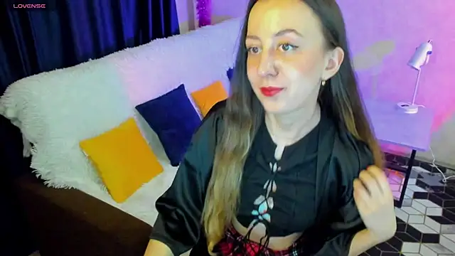 Snapshot of CurlySteph chatting on 03-18-25, 04:04 CurlySteph online show from 03-18-25, 04:04