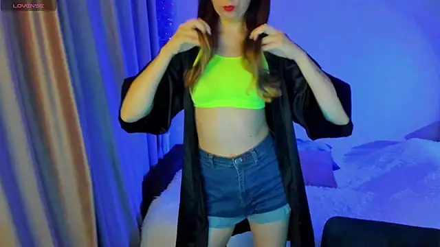 Snapshot of CurlySteph chatting on 10-06-25, 06:27 CurlySteph online show from 10-06-25, 06:27