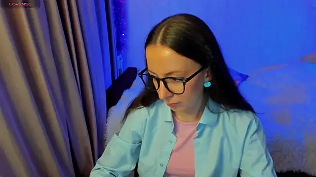 Snapshot of CurlySteph chatting on 10-26-25, 04:46 CurlySteph online show from 10-26-25, 04:46