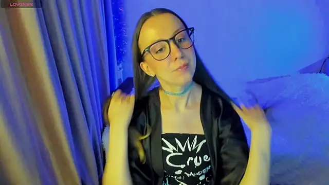 Snapshot of CurlySteph chatting on 10-31-25, 04:30 CurlySteph online show from 10-31-25, 04:30