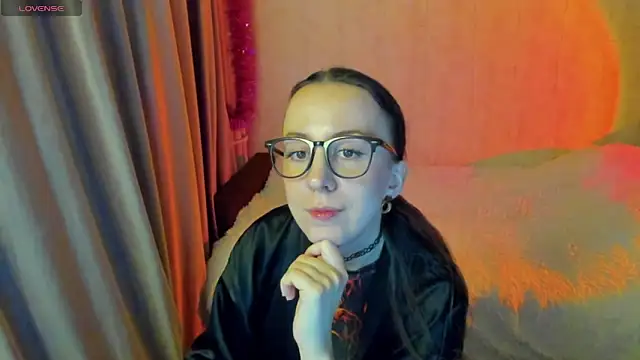 Snapshot of CurlySteph chatting on 11-07-25, 05:57 CurlySteph online show from 11-07-25, 05:57