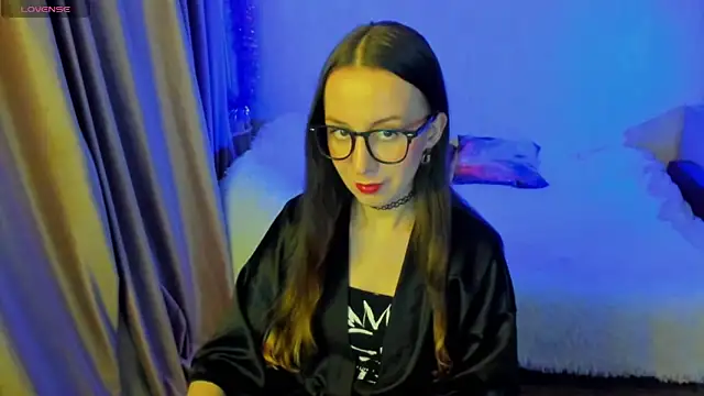 Snapshot of CurlySteph chatting on 12-04-25, 08:28 CurlySteph online show from 12-04-25, 08:28