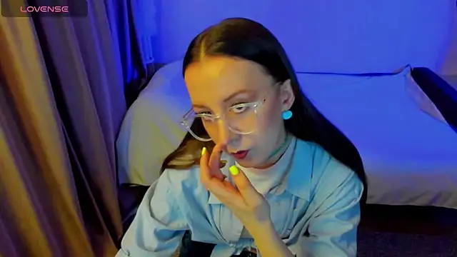 CurlySteph online show from 04-17-26, 07:50