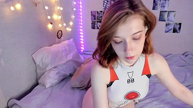 YunaPeace online show from 10-24-25, 10:55