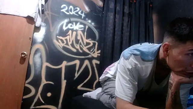 Snapshot of dannnyhot24 chatting on 01-12-25, 07:31 dannnyhot24 online show from 01-12-25, 07:31