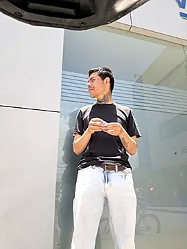 Snapshot of dannnyhot24 chatting on 09-13-25, 04:51 dannnyhot24 online show from 09-13-25, 04:51